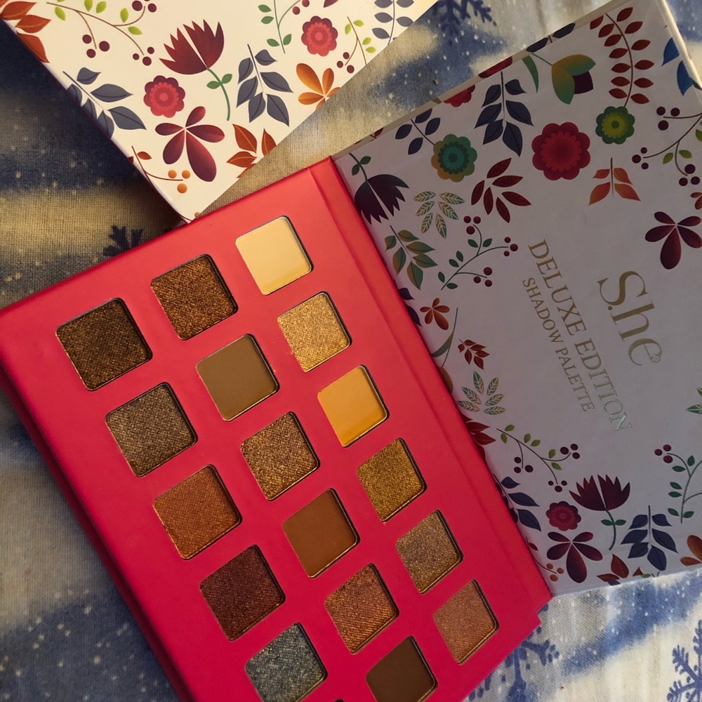 Eyeshadow palette